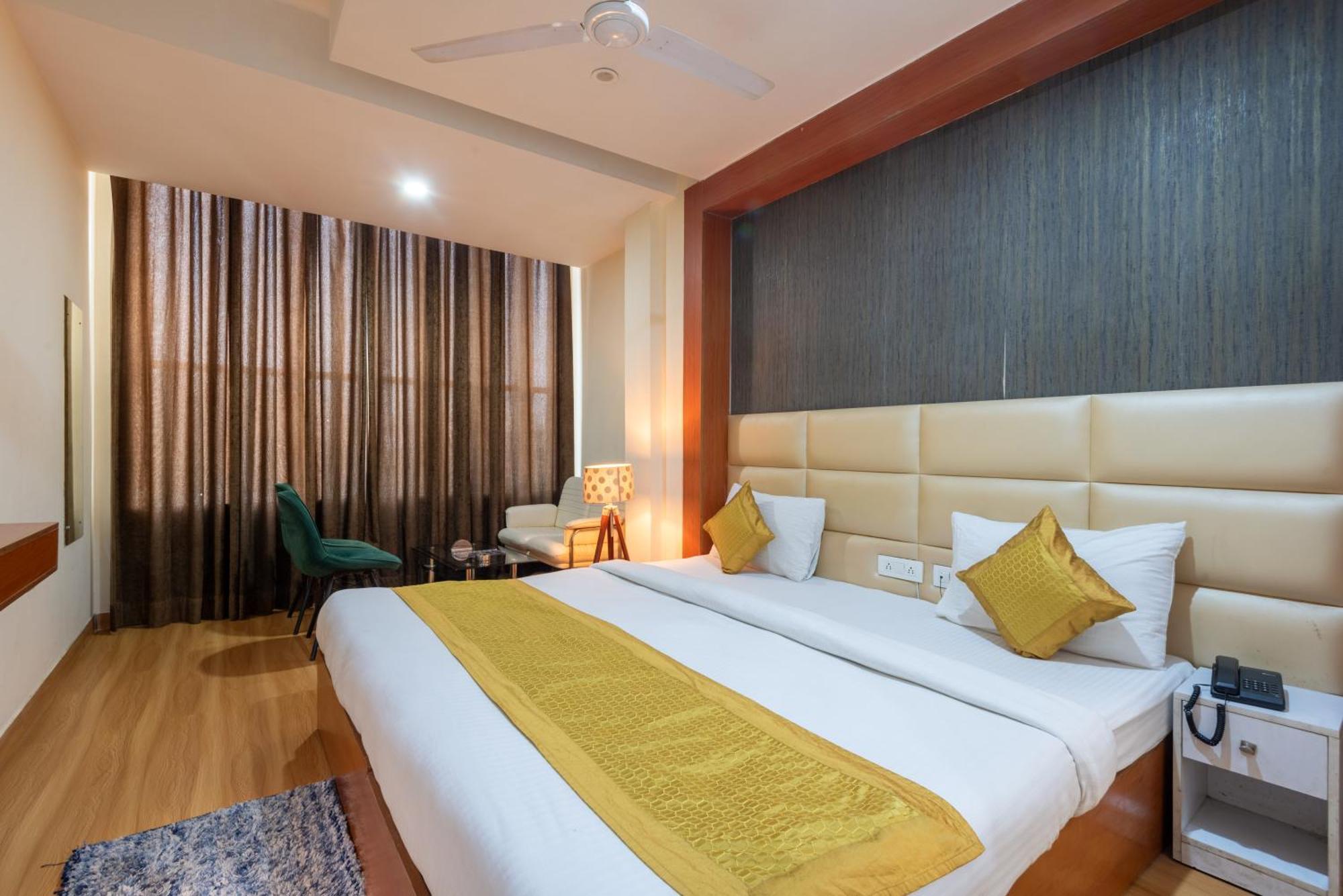 Oyster Pearl I Near Medanta Hospital I Sec-39 I Gurgaon 호텔 외부 사진
